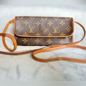 LOUIS VUITTON Pochette Twin pm Monogram Shoulder Bag Monogram Canvas